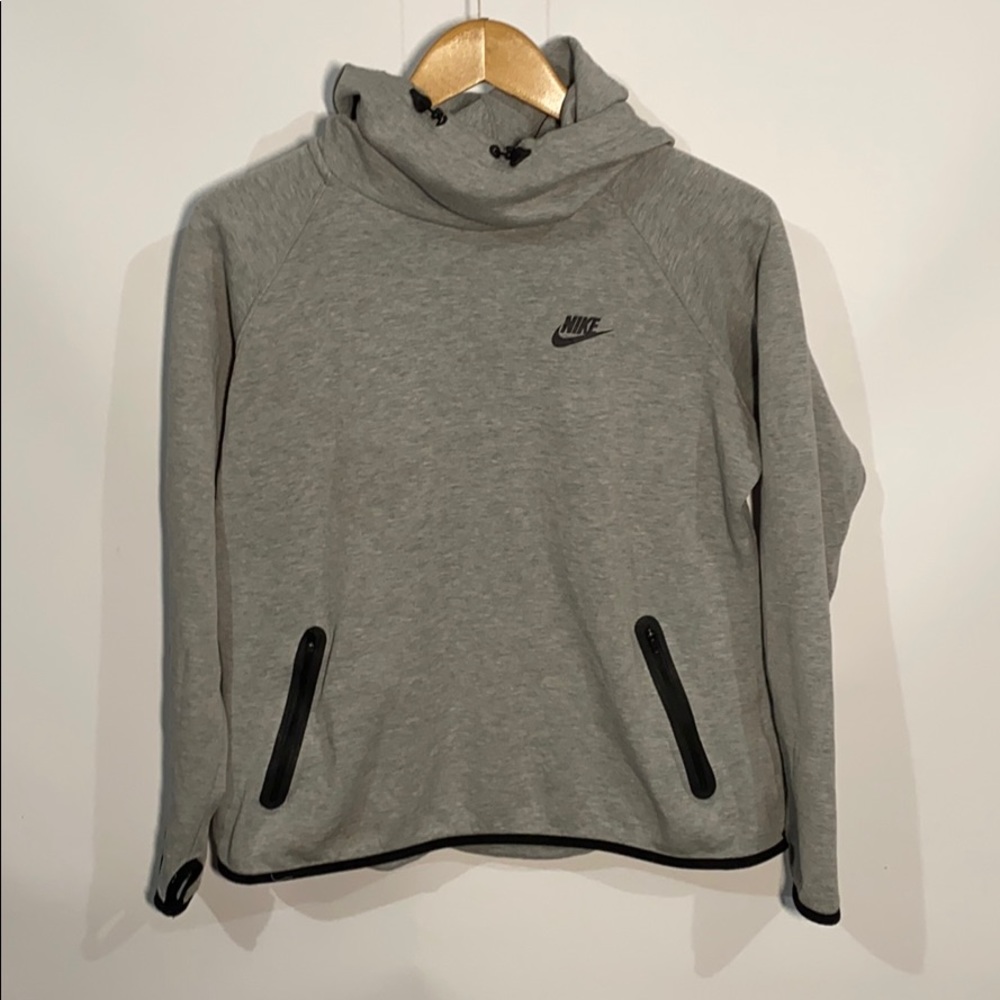 Nike tech fleece athletic hoodie sweatshirt gray